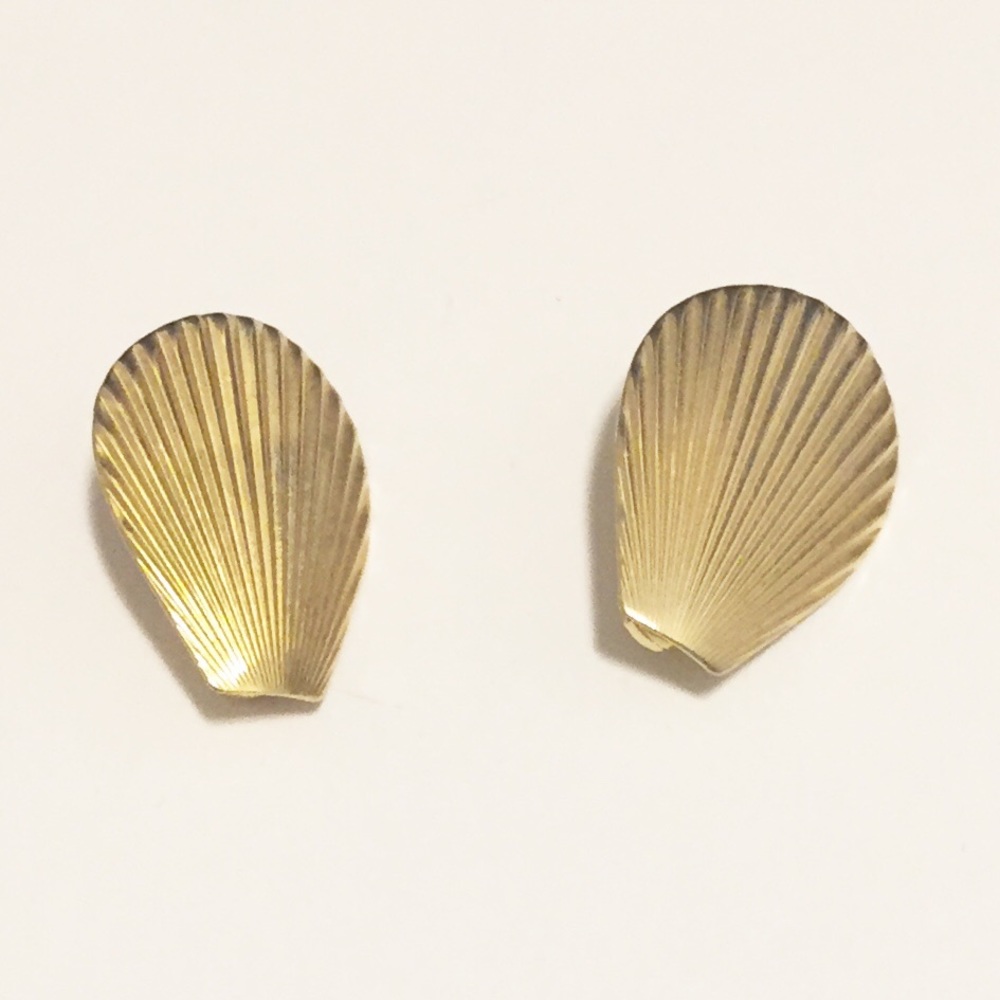 Pair of Seashells Vintage Earrings